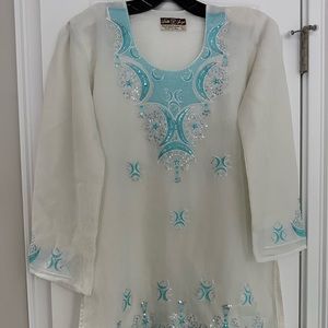 Women’s top White/Blue